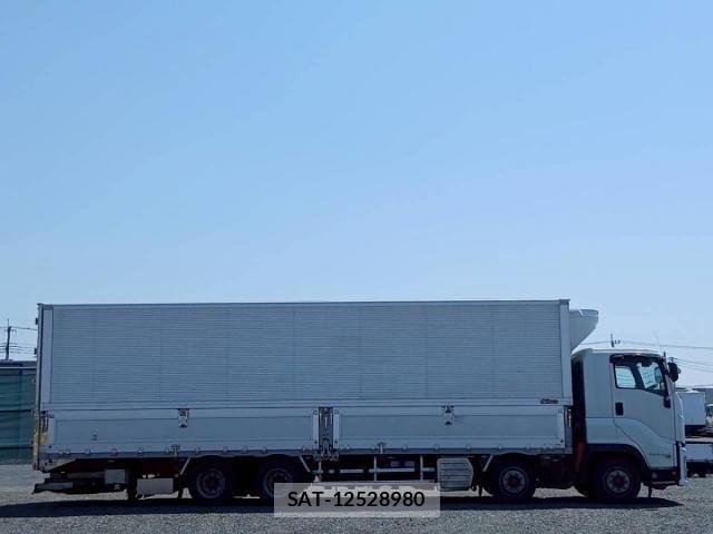 Isuzu GIGA 2016-03 7961847-4