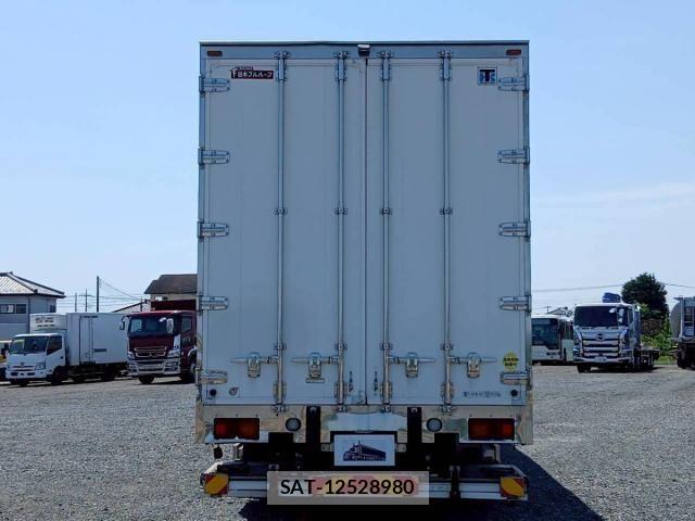 Isuzu GIGA 2016-03 7961847-6