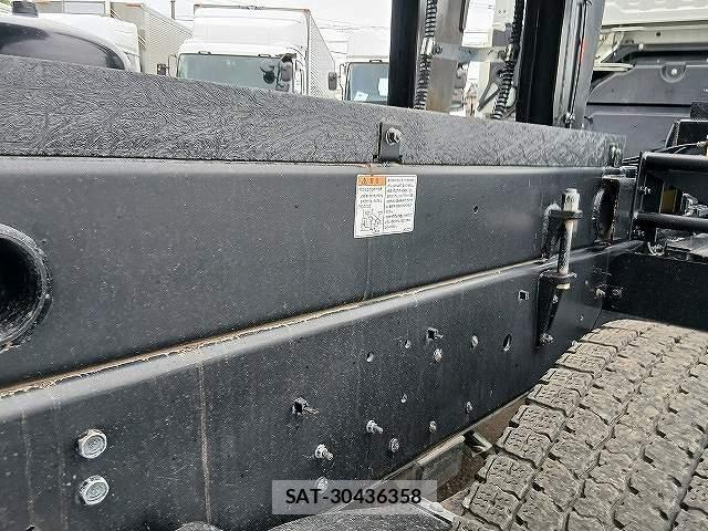 Isuzu GIGA 2021-04 7961837-17