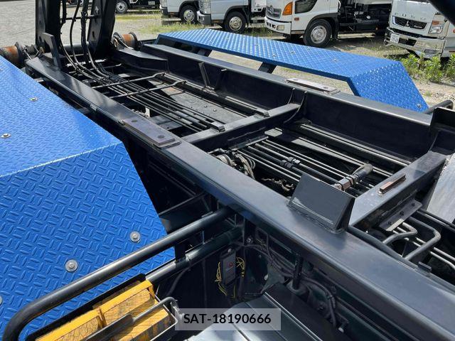 Isuzu GIGA 2015-03 7961844-12