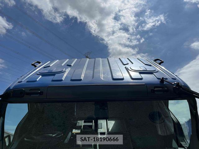 Isuzu GIGA 2015-03 7961844-16