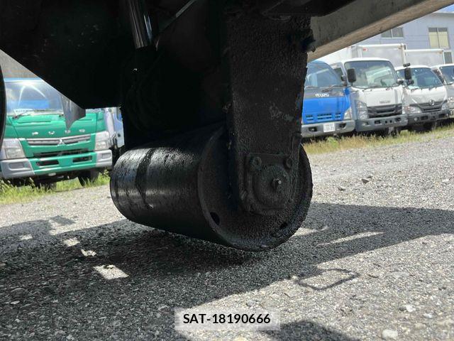 Isuzu GIGA 2015-03 7961844-17