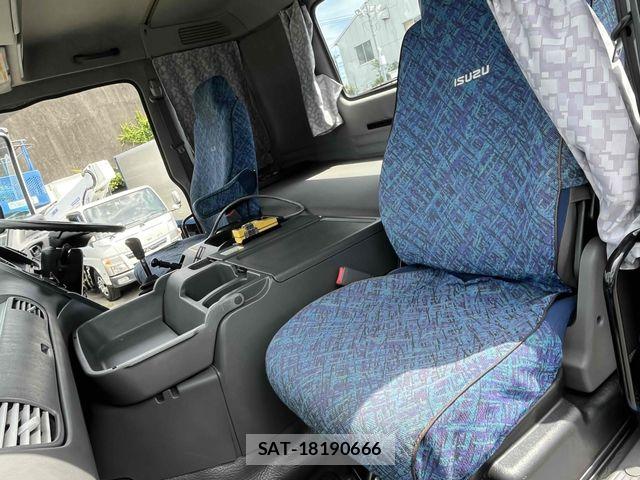 Isuzu GIGA 2015-03 7961844-23