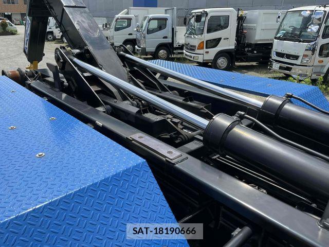 Isuzu GIGA 2015-03 7961844-6