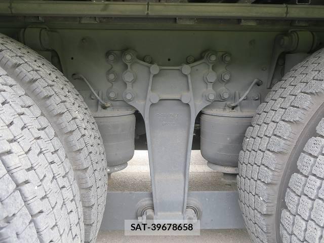Isuzu GIGA 2018-07 7979325-12
