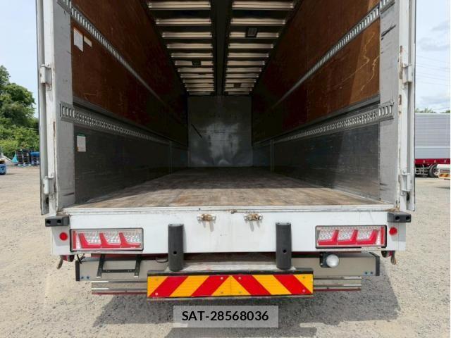 Isuzu GIGA 2015-07 7979340-9