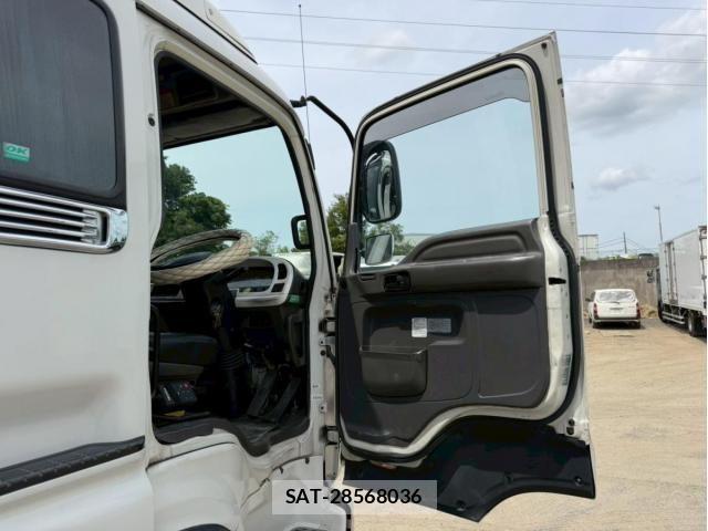 Isuzu GIGA 2015-07 7979340-17
