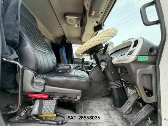 Isuzu GIGA 2015-07 7979340-18