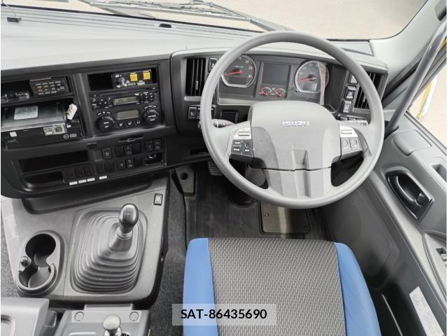 Isuzu GIGA 2019-01 8035731-25