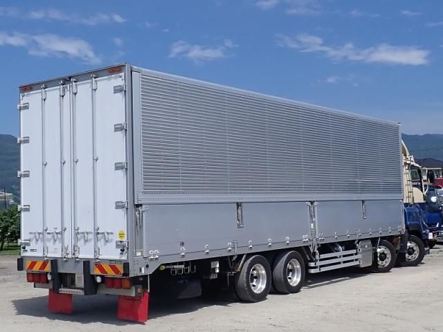 Isuzu GIGA 2017-08 8060592-2