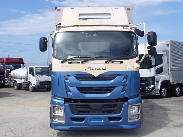 Isuzu GIGA 2017-08 8060592-4