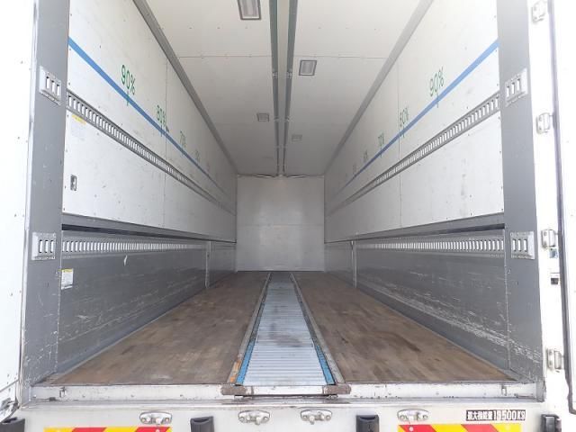 Isuzu GIGA 2017-08 8060592-8