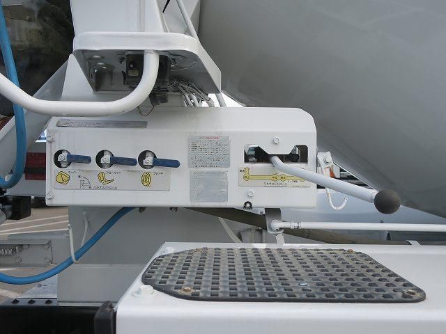 Isuzu GIGA 2015-02 8060588-9