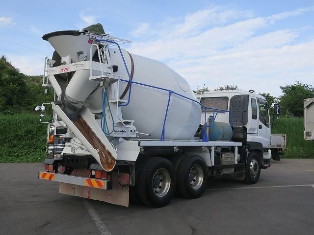 Isuzu GIGA 2015-02 8060588-2