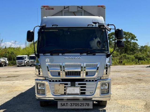 Isuzu GIGA 2015-08 8073859-0