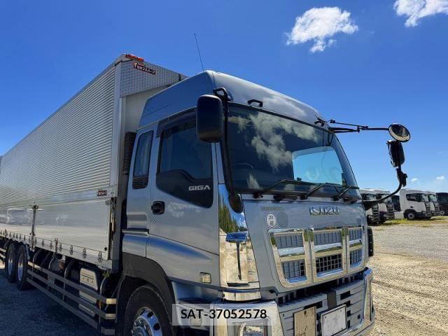 Isuzu GIGA 2015-08 8073859-9