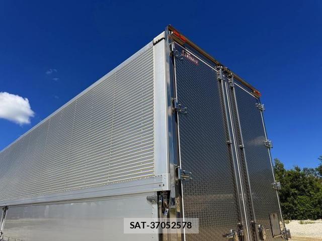 Isuzu GIGA 2015-08 8073859-13