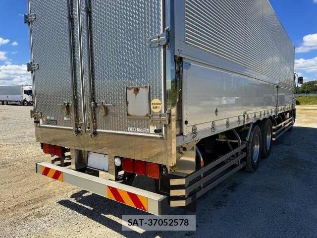 Isuzu GIGA 2015-08 8073859-14