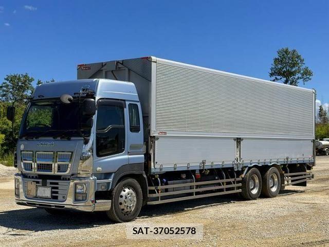 Isuzu GIGA 2015-08 8073859-1