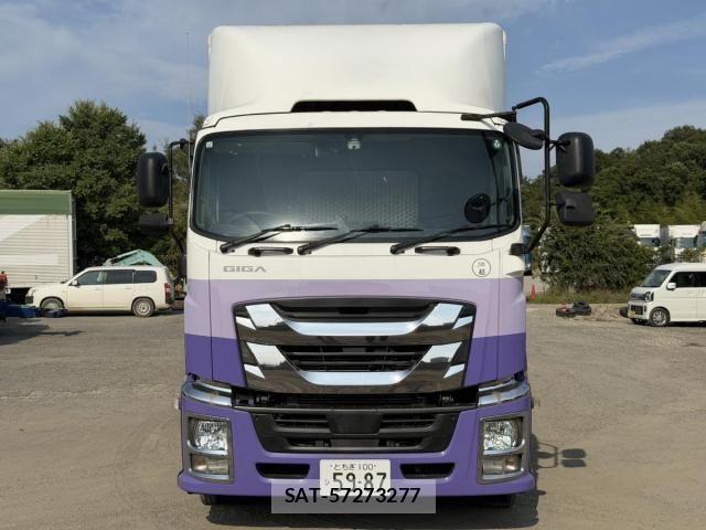 Isuzu GIGA 2016-09 8099340-1