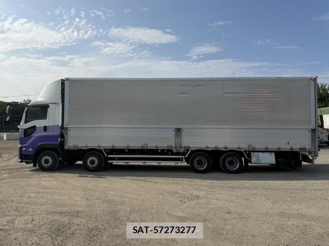 Isuzu GIGA 2016-09 8099340-2