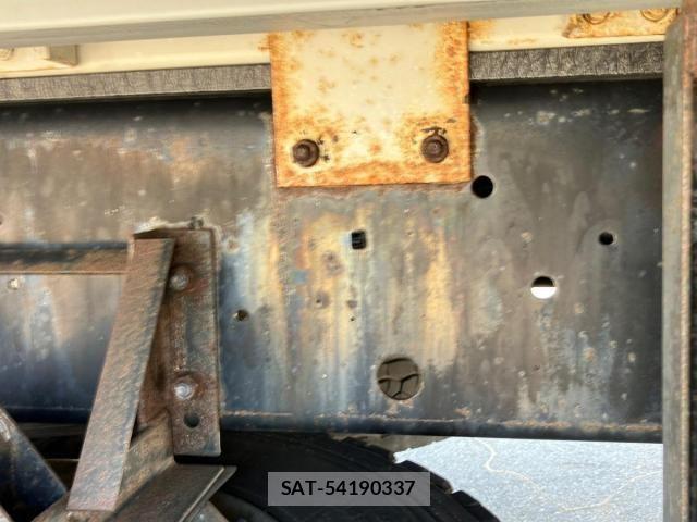Isuzu GIGA 2018-07 8099333-12
