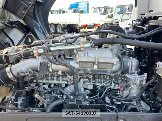 Isuzu GIGA 2018-07 8099333-15