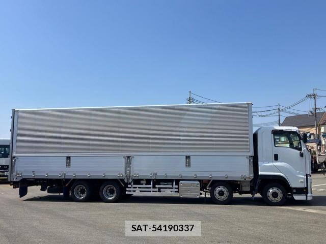 Isuzu GIGA 2018-07 8099333-7