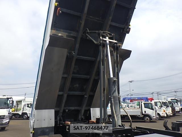 Isuzu GIGA 2019-02 8099334-17