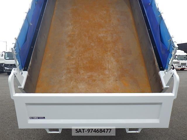 Isuzu GIGA 2019-02 8099334-25