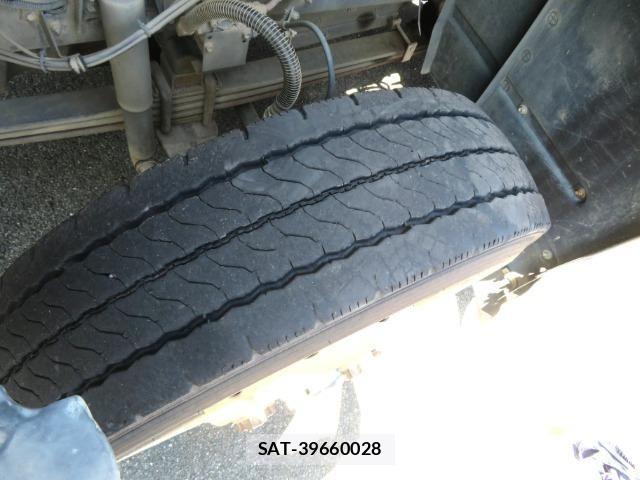 Isuzu GIGA 2014-12 8158506-15