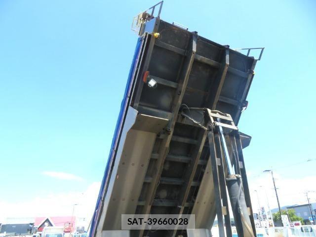 Isuzu GIGA 2014-12 8158506-19