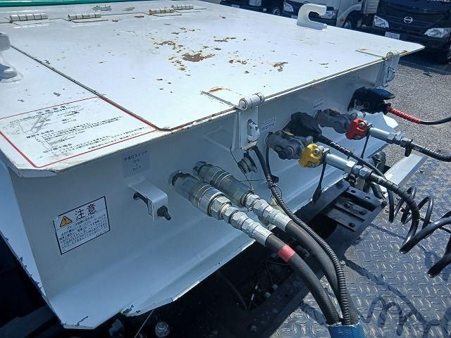 Isuzu GIGA 2018-03 8186395-9