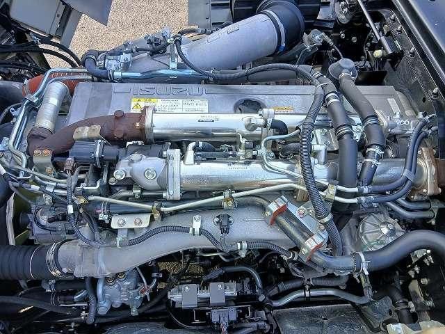Isuzu GIGA 2018-03 8186395-18