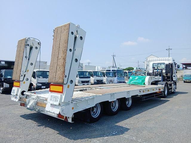 Isuzu GIGA 2018-03 8186395-3