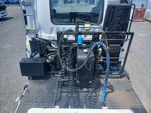 Isuzu GIGA 2018-03 8186395-6
