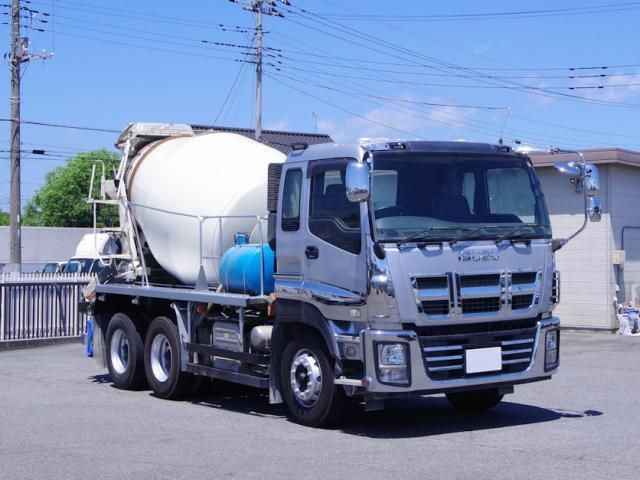 Isuzu GIGA 2017-02 8186405-1