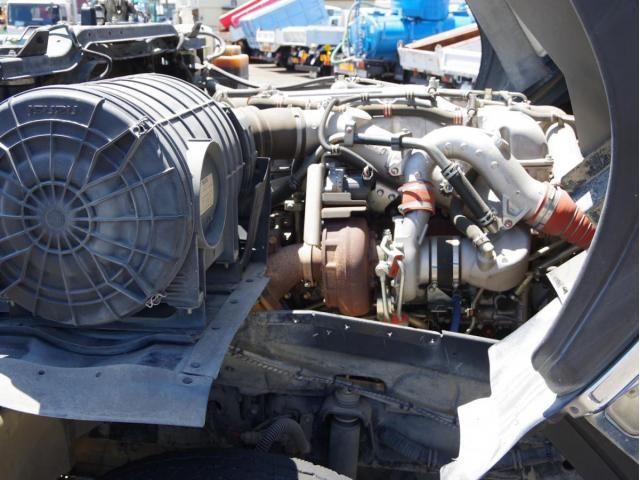 Isuzu GIGA 2017-02 8186405-21