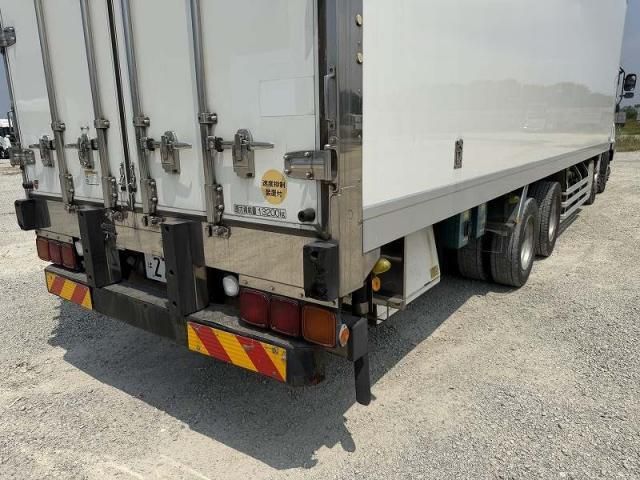Isuzu GIGA 2017-03 8186406-14