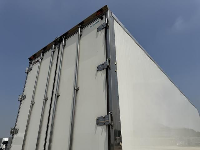 Isuzu GIGA 2017-03 8186406-15