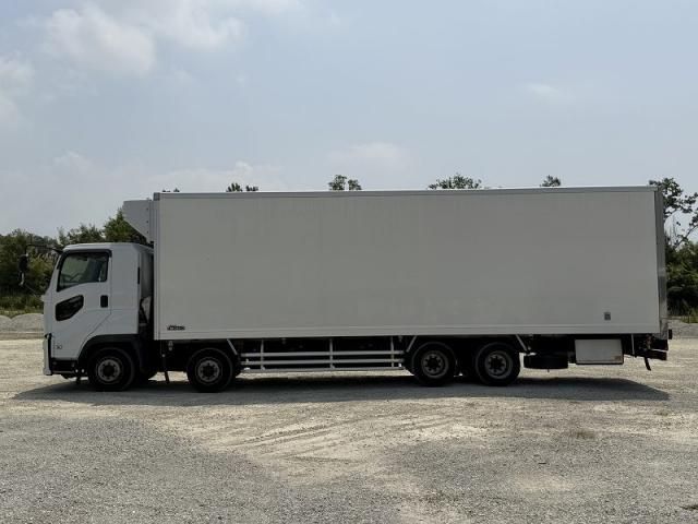 Isuzu GIGA 2017-03 8186406-2