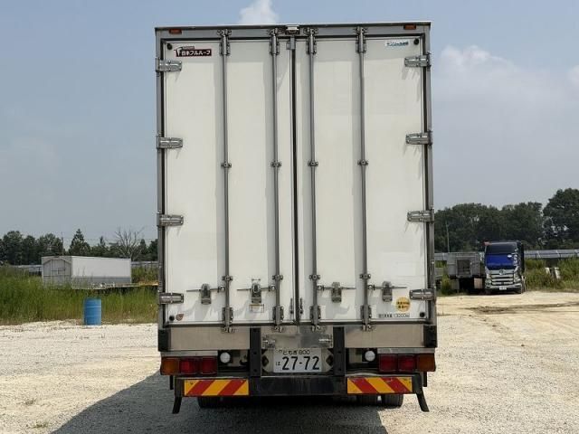 Isuzu GIGA 2017-03 8186406-4