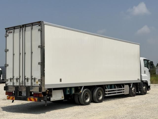 Isuzu GIGA 2017-03 8186406-5