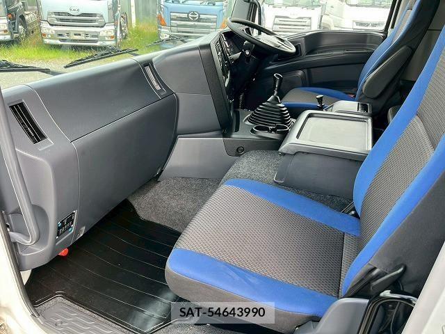 Isuzu GIGA 2017-12 8230178-19