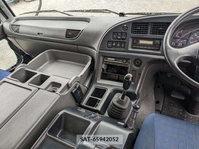Isuzu GIGA 2014-05 8230179-25