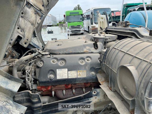 Isuzu GIGA 2003-02 8245278-23