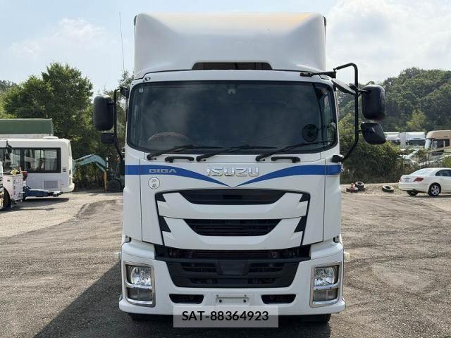 Isuzu GIGA 2016-02 8245276-0