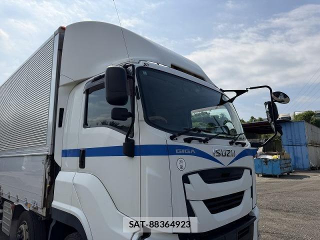Isuzu GIGA 2016-02 8245276-9