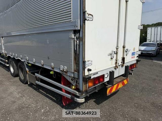 Isuzu GIGA 2016-02 8245276-13