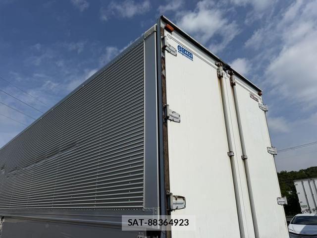Isuzu GIGA 2016-02 8245276-14